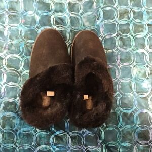 My Pillow Women's Black Fur-Lined Slippers Size 9